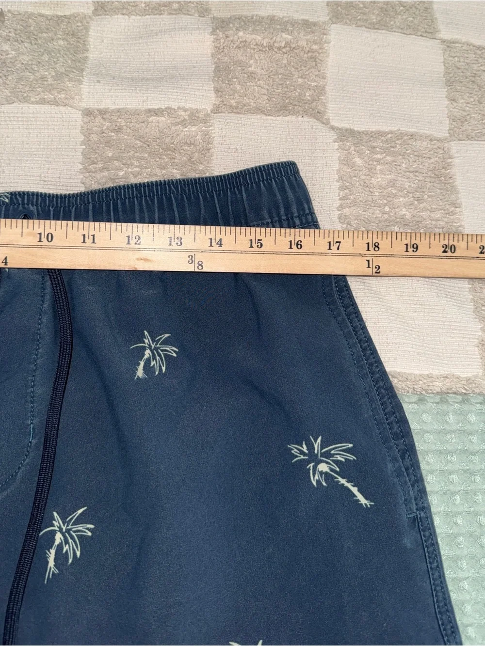 Billabong Men's Navy Palm-Print Swim Shorts size L
